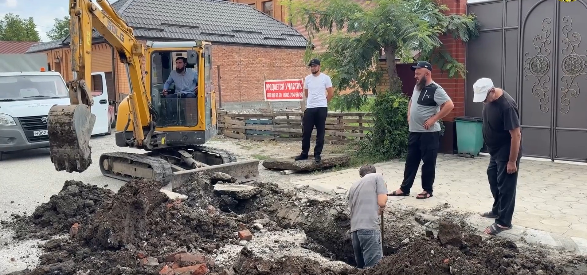 ️В ГРОЗНОМ ОБНОВЛЯЮТ ВОДОПРОВОДНЫЕ СЕТИ ПО УЛ. ЗАБОЛОТНОГО